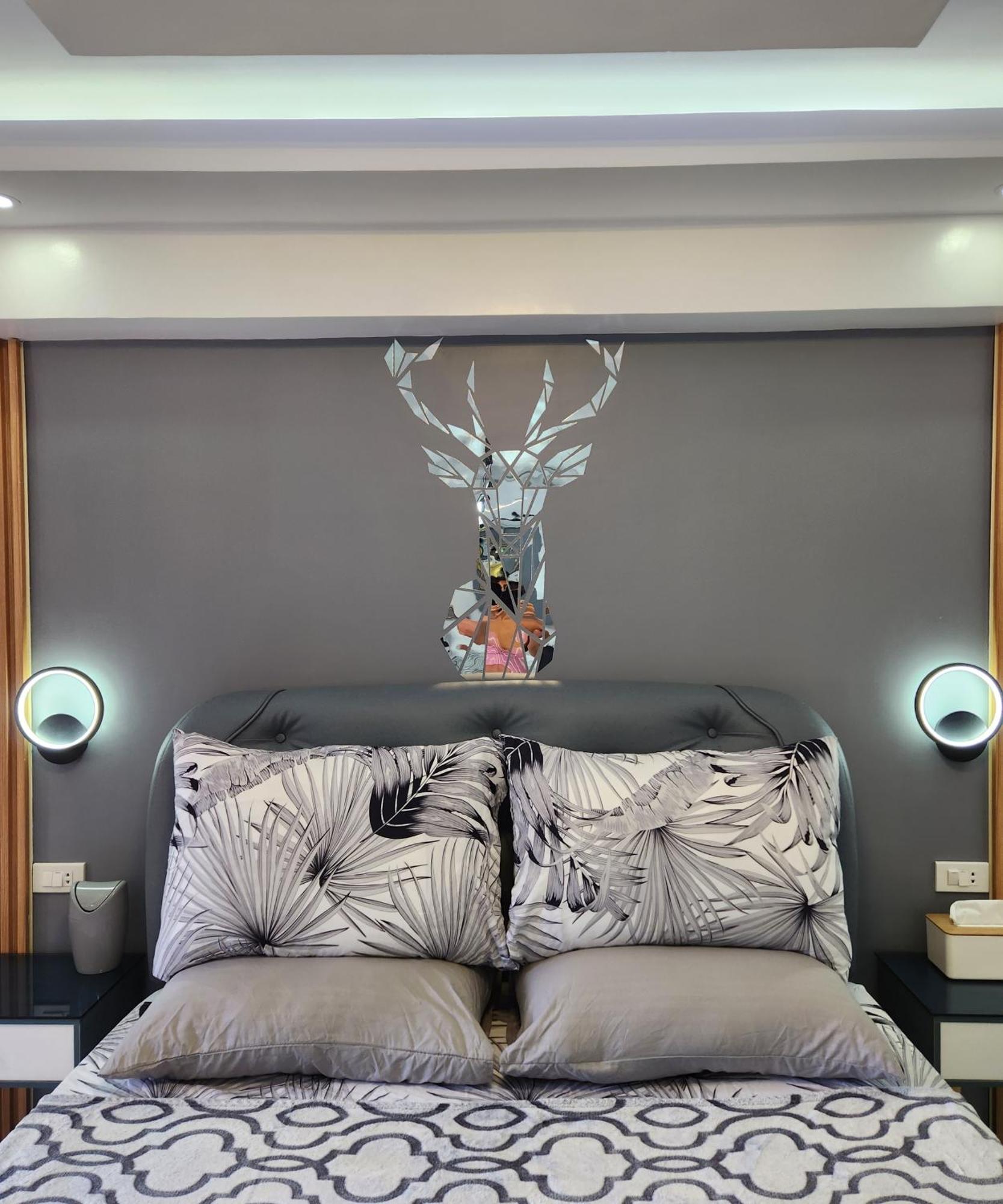 Azur B207 Near Airport, Netflix, Stylish, Cozy With Swimming Pool * Lapu-Lapu City