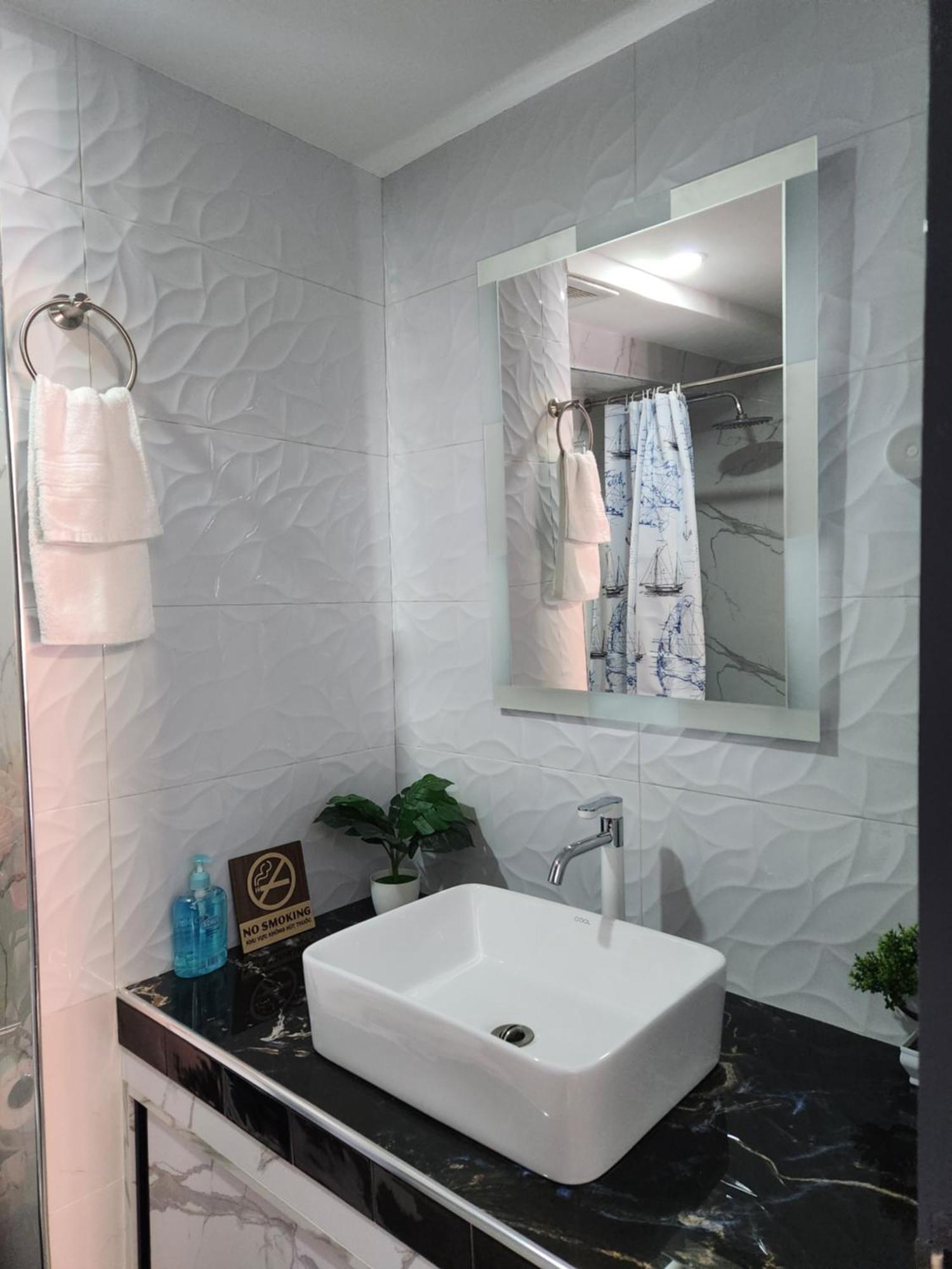 Azur B207 Near Airport, Netflix, Stylish, Cozy With Swimming Pool * Lapu-Lapu City
