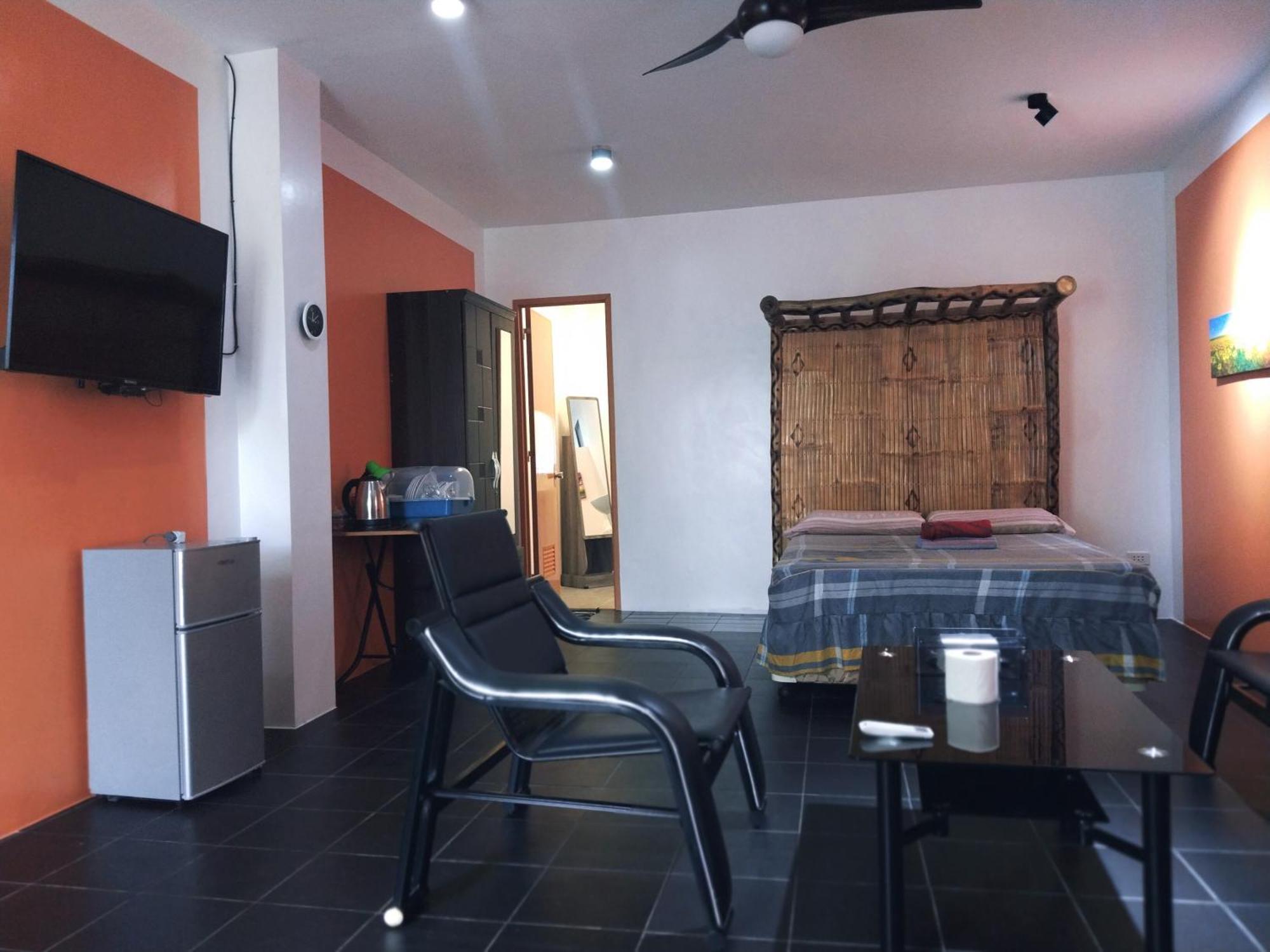 Blue Pagoda Tourist Hotel