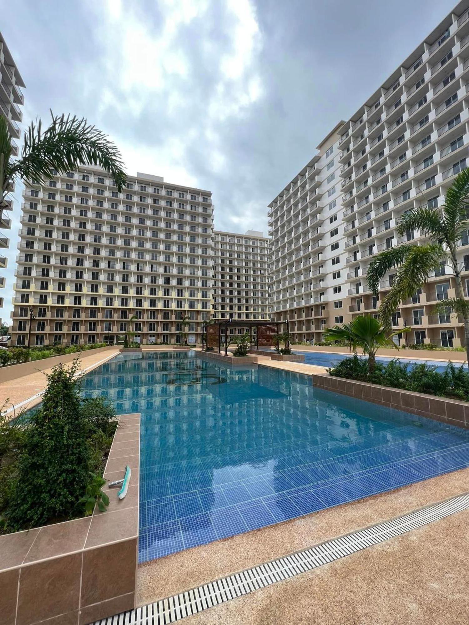 Cozy Pool And Seaview In Cebu With Balcony Near Mactan Airport Apartment