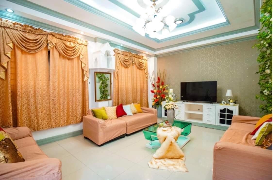 Bahay bakasyunan Spacious House In Talamban,