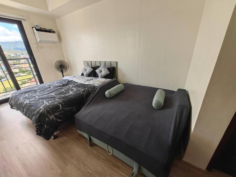 Unit With Balcony At The Median *