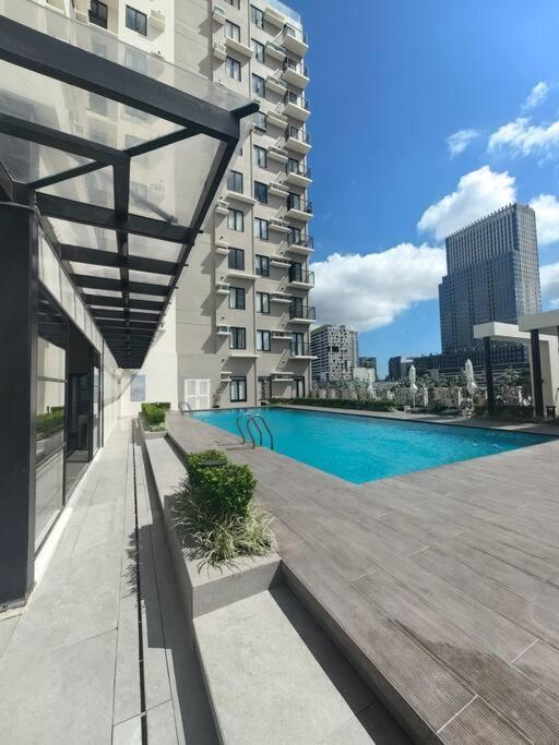 Apartment Unit With Balcony At The Median