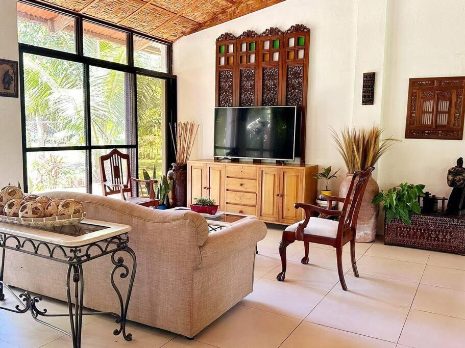 Casa Punta Seaside Resthouse In Cebu Villa *