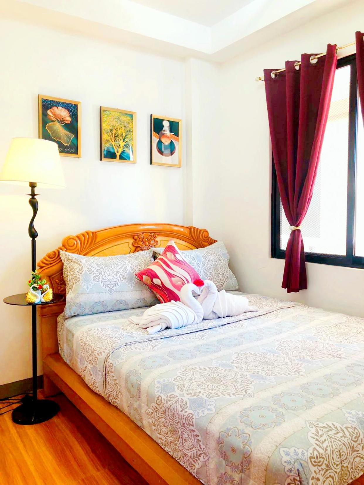 Apartment Retreat To A Stylish Flat W/ Balcony + Garden View Liloan