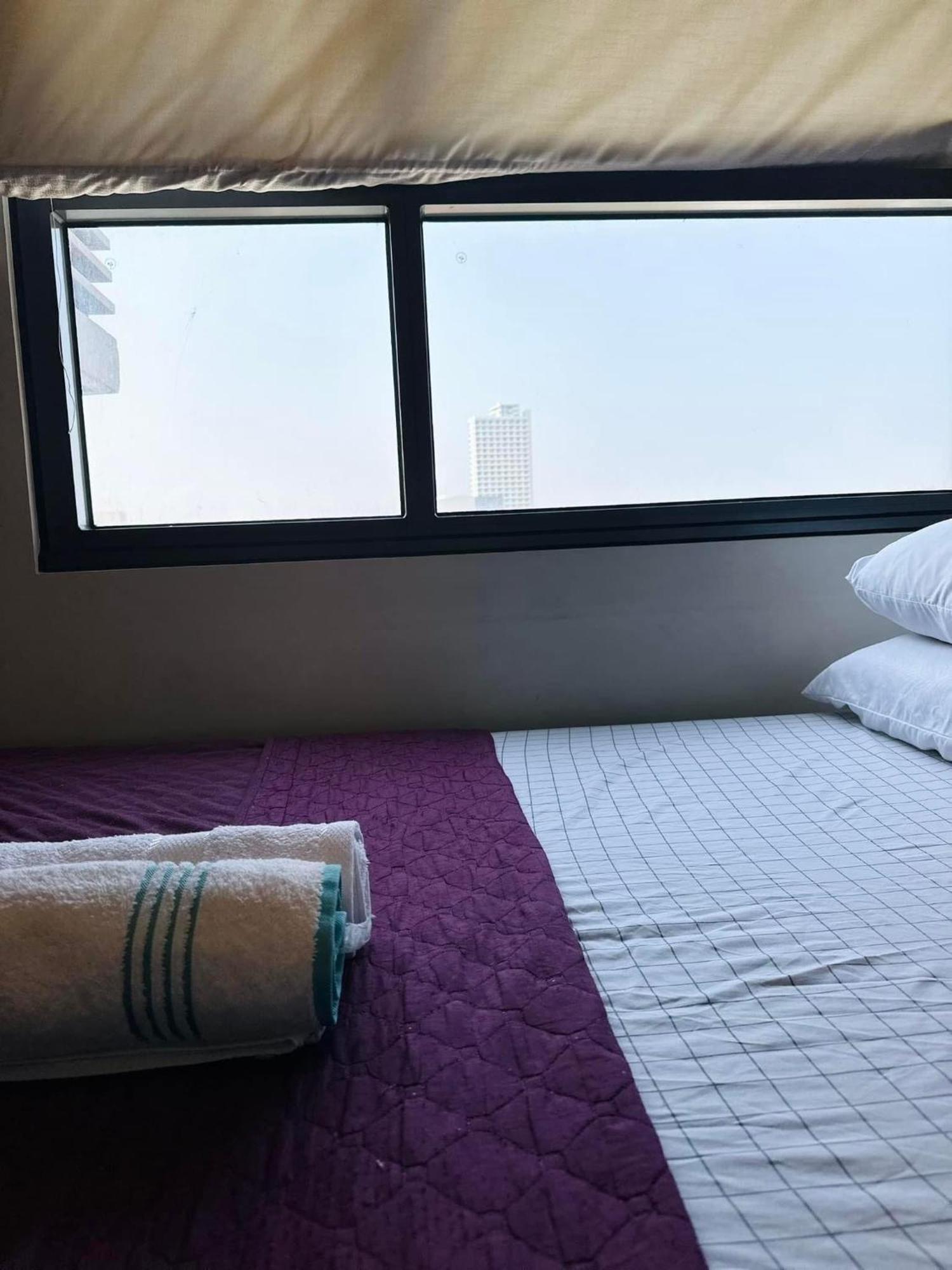 Edwards Bed 3