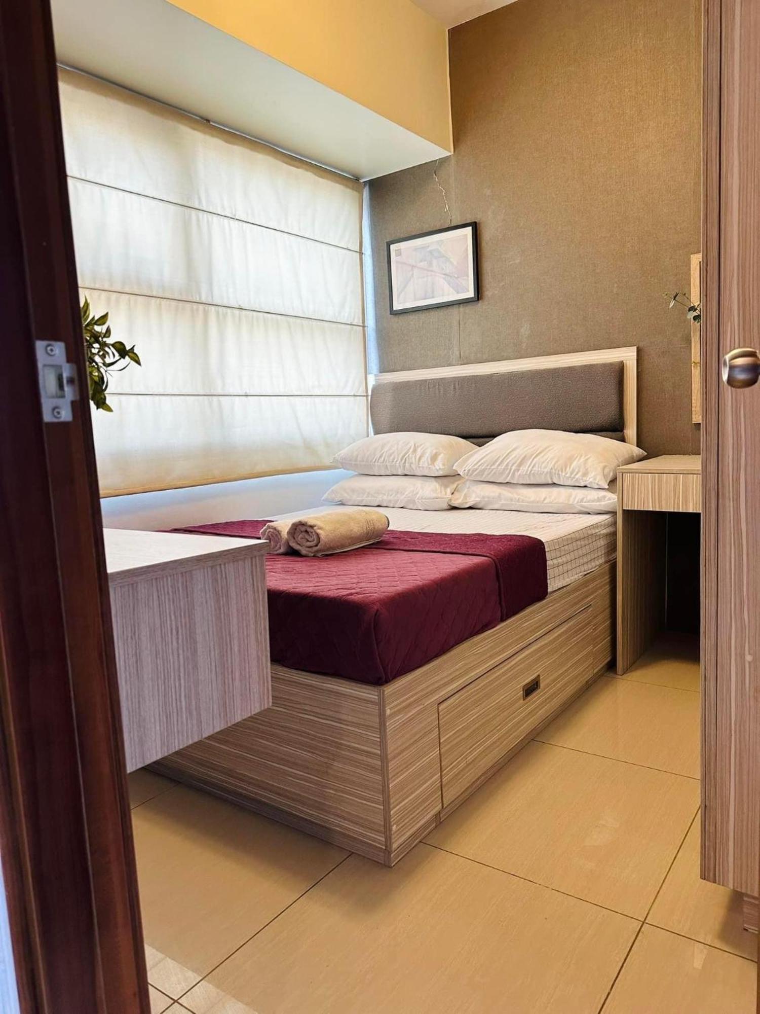 Edwards Bed 3 Aparthotel Cebu
