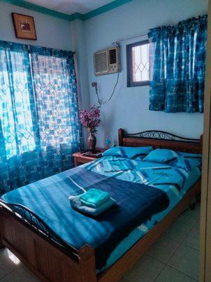 Mactan Island Gallery Ac Double Bed Bath Toilet Pools Beaches Around The Corner Gabi