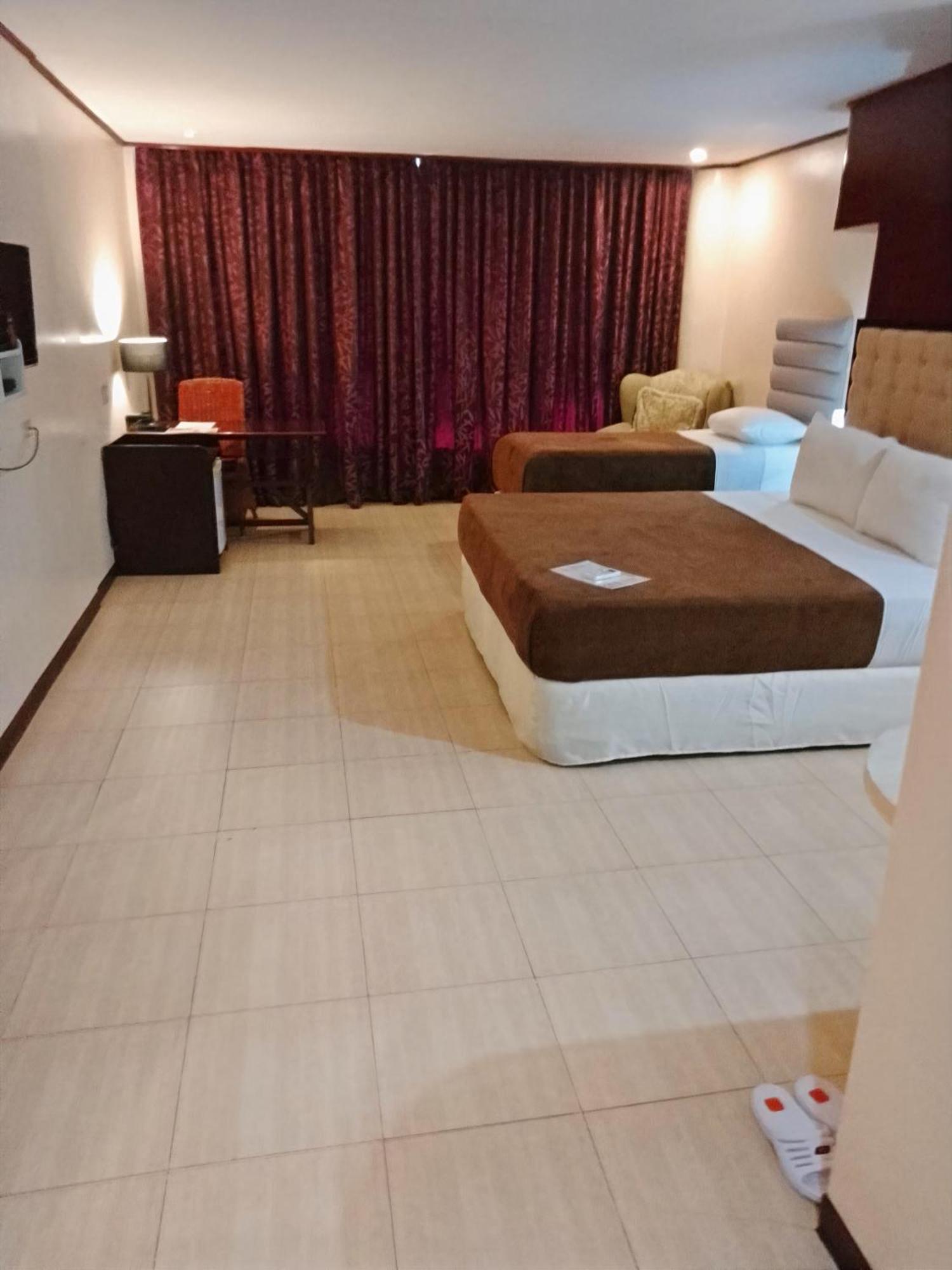 Hotel Cebu Dulcinea And Suites-mactan Airport 3*