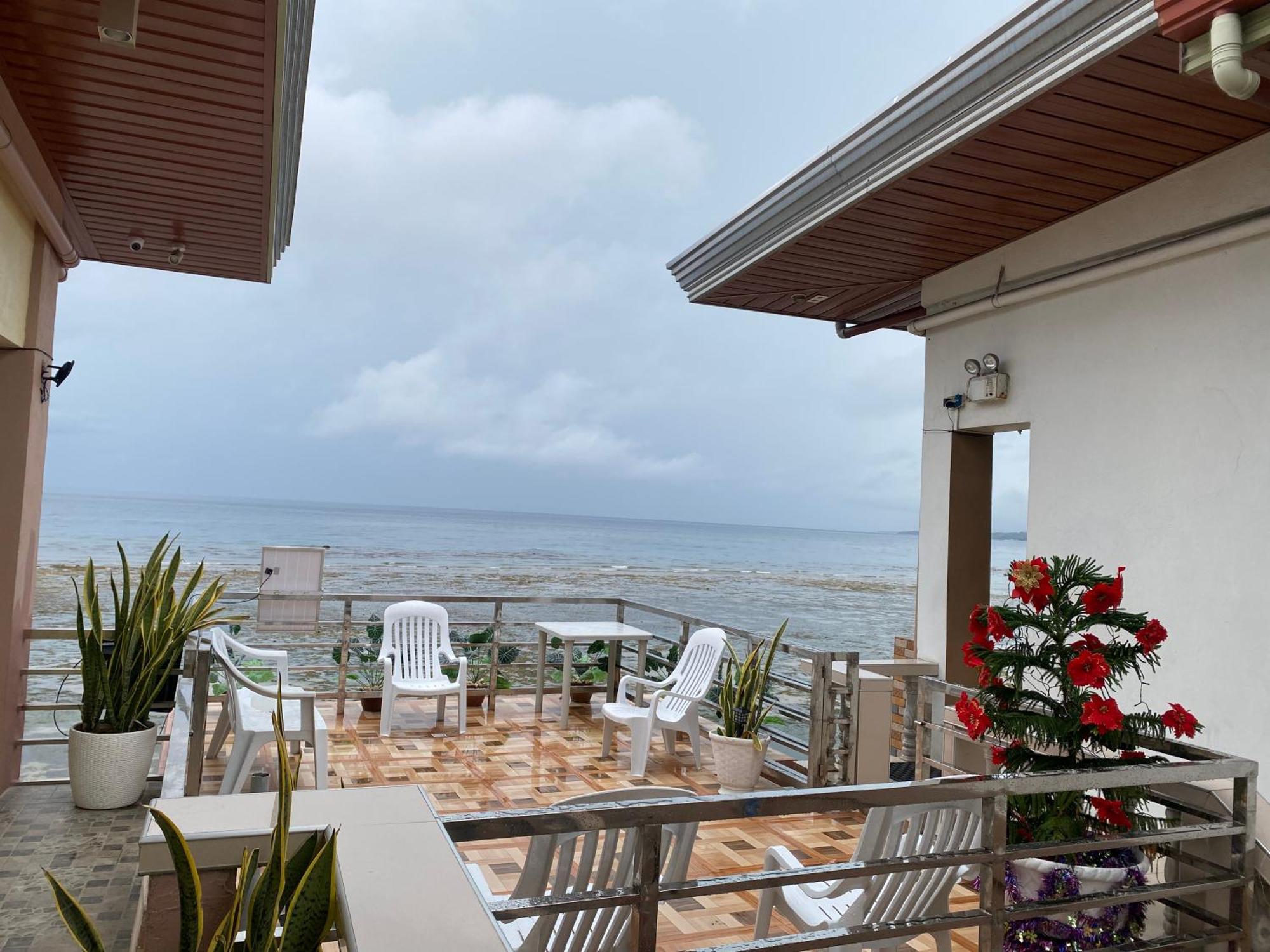 Kellocks' Seaview Apartelle * Dalaguete