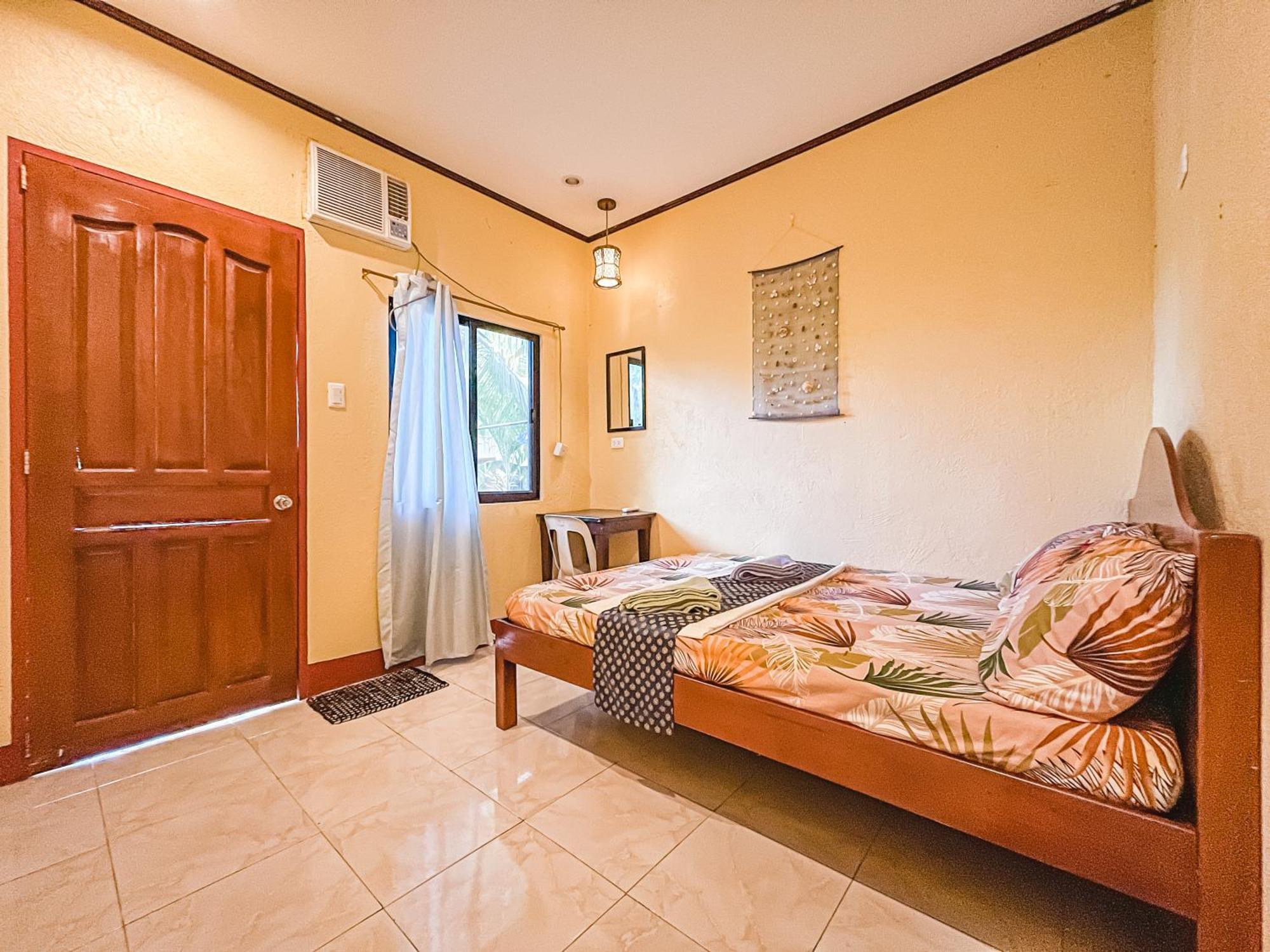Krismark Dive Hotel *
