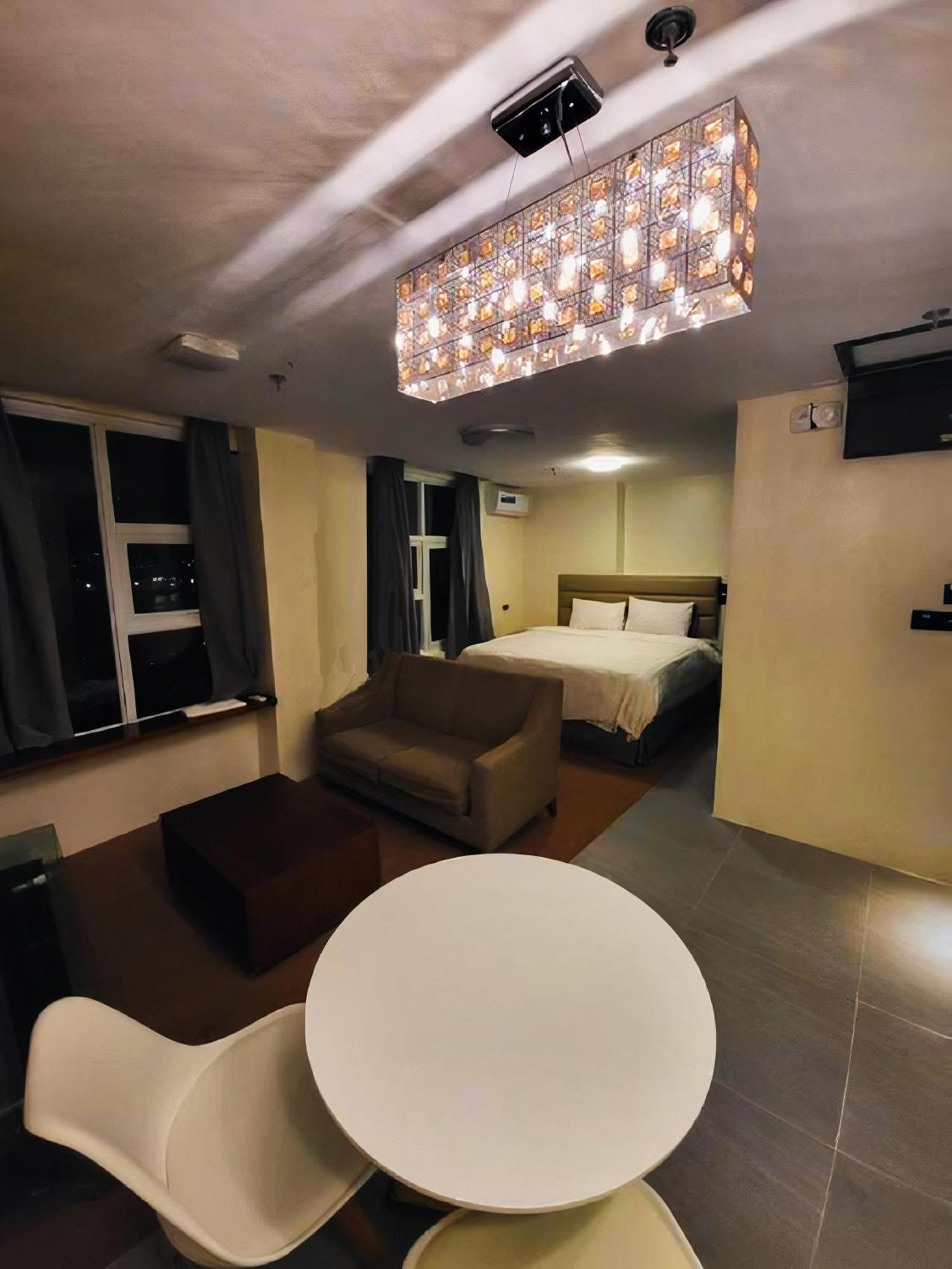 Hotel Sempre Premier - Mactan Airport