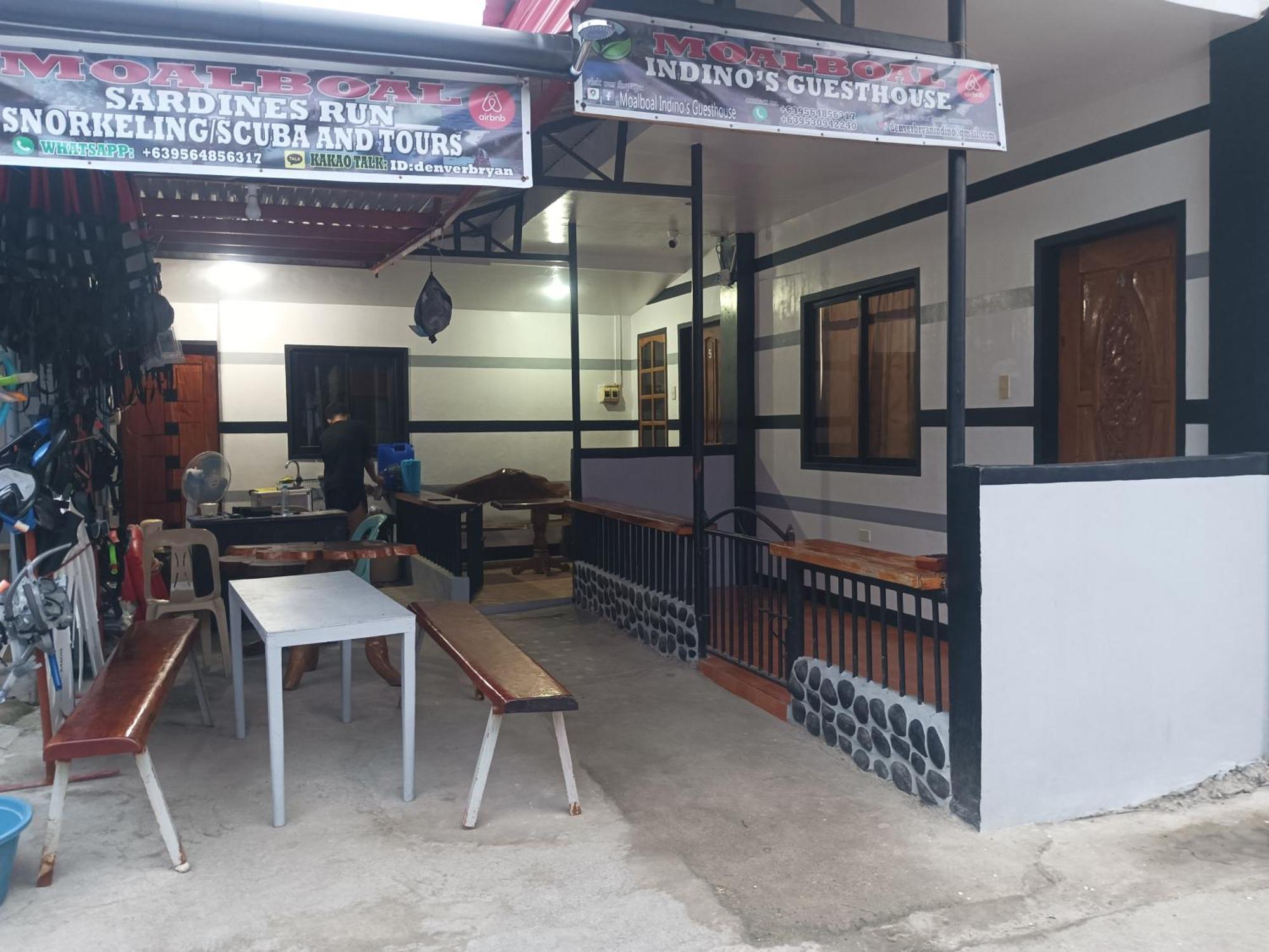 Indino's Sardines Run And Sea Turtle 1 Minute Walking Distance Guest house Moalboal