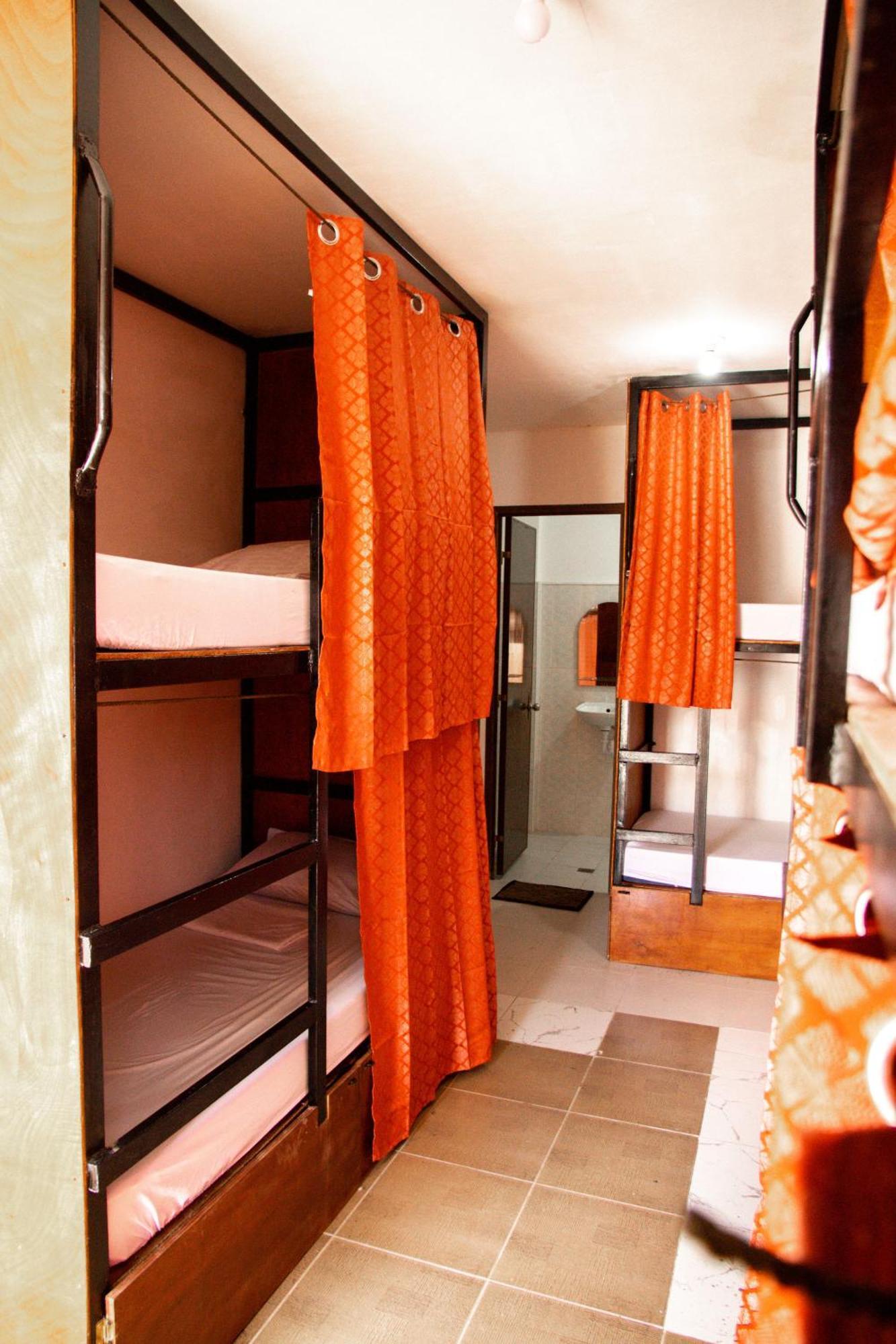 Moana House Hostel *