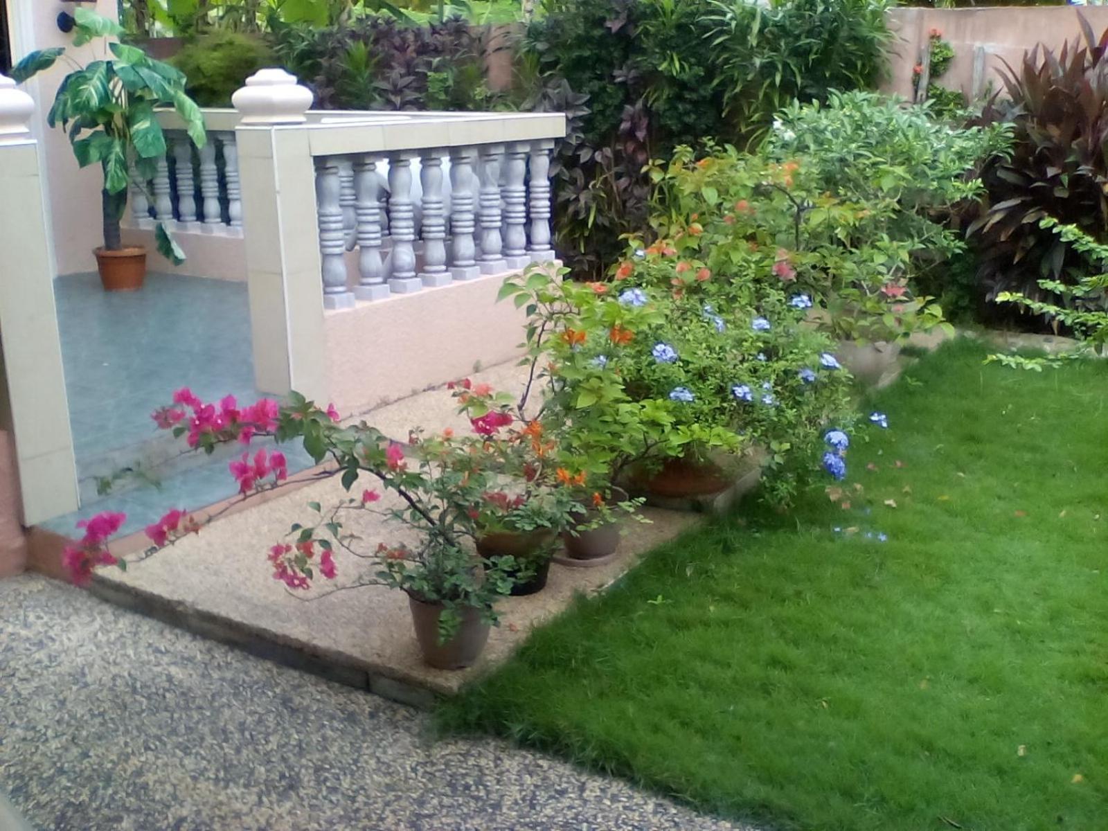 Bed & Breakfast Mactan Island Gallery Ac Double Bed Bath Toilet Pools Beaches Around The Corner