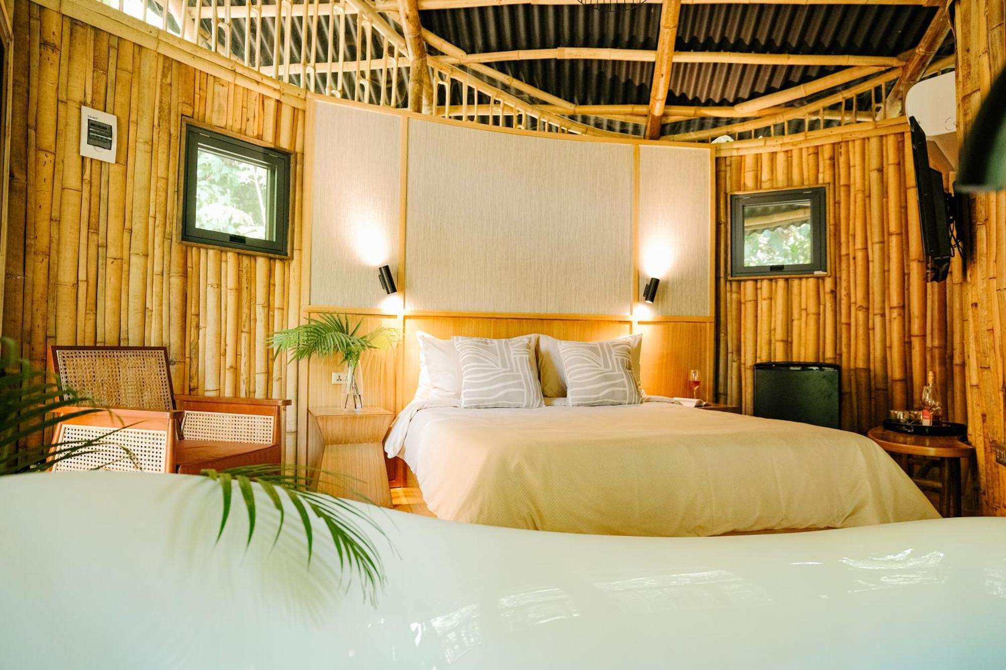 Lodge Treehouse De Valentine *