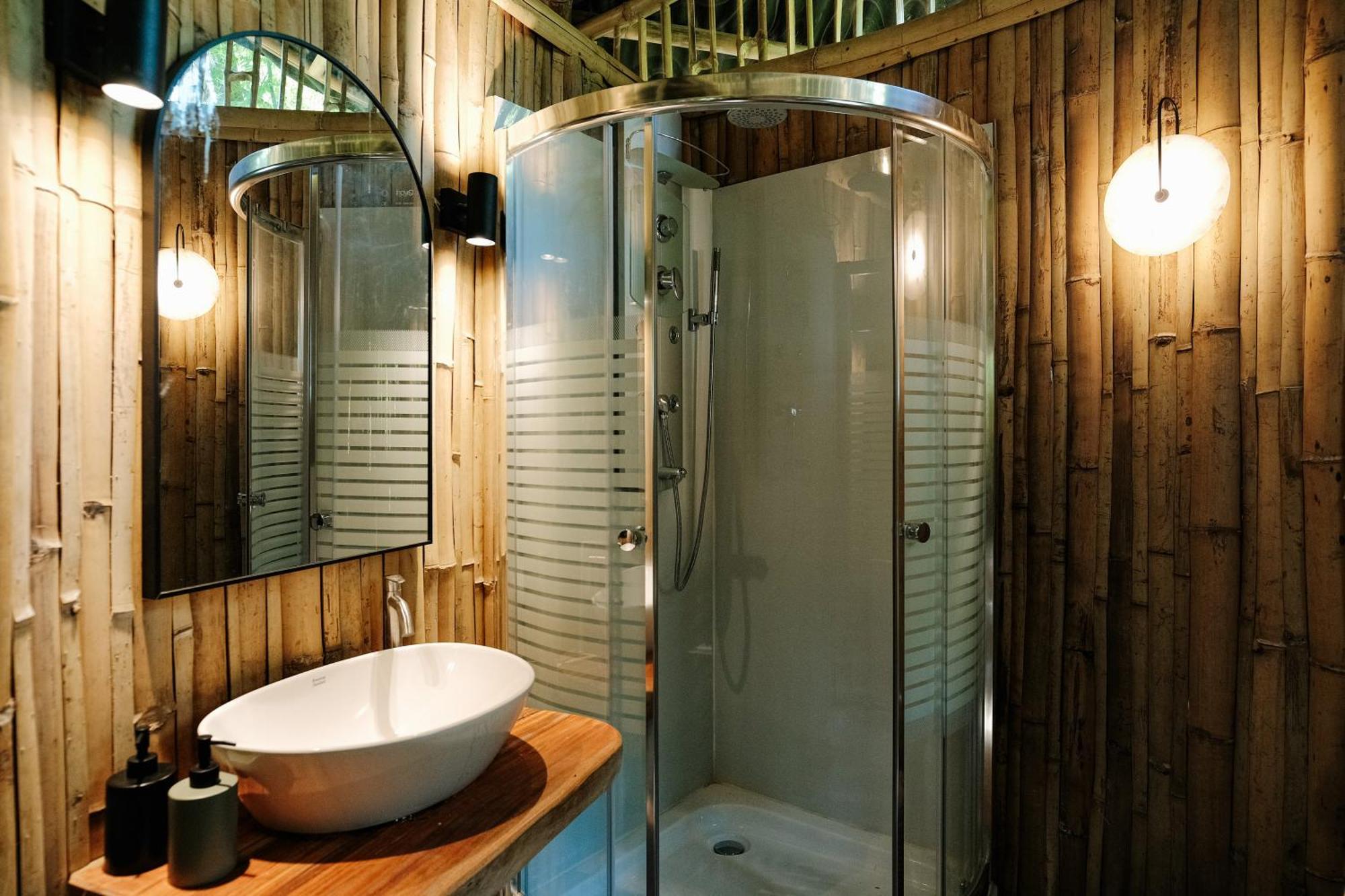 Treehouse De Valentine Lodge Balamban