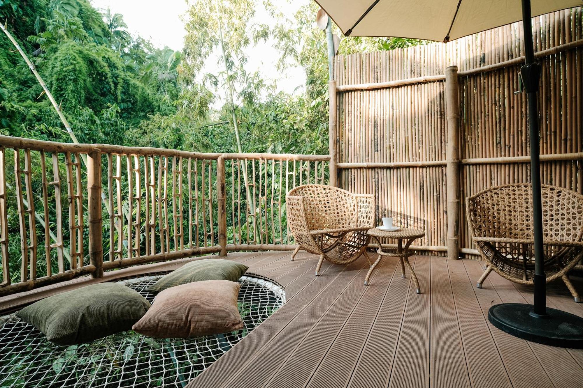 Treehouse De Valentine Lodge *