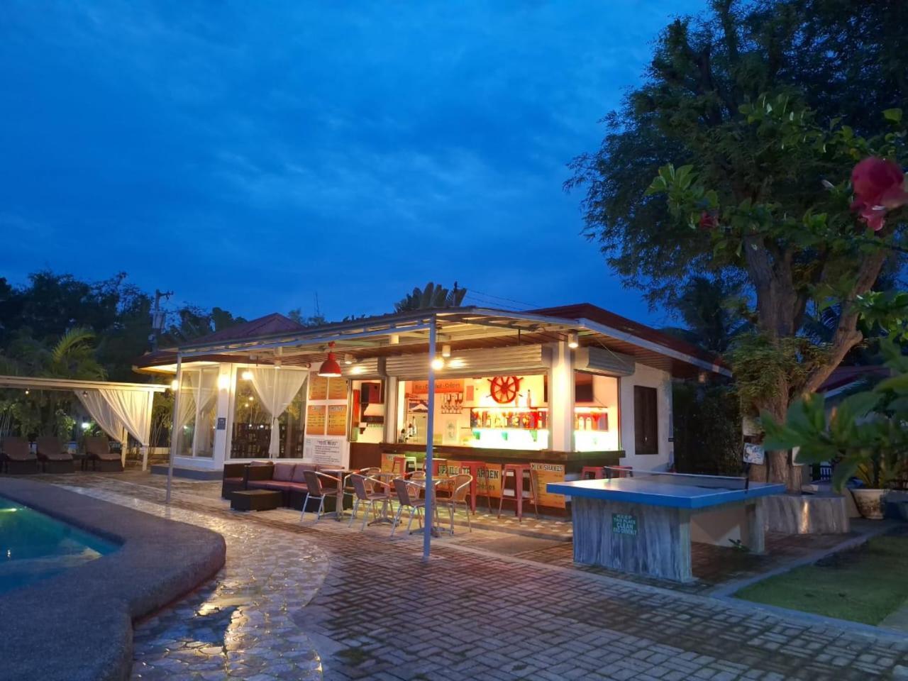 Garden Village Moalboal