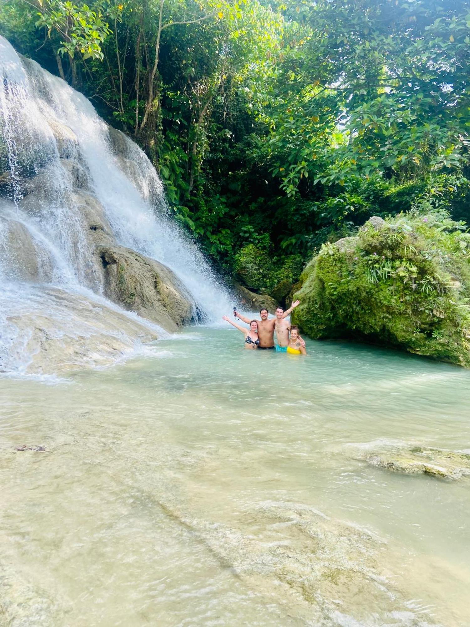 Babu Backpackers * Moalboal
