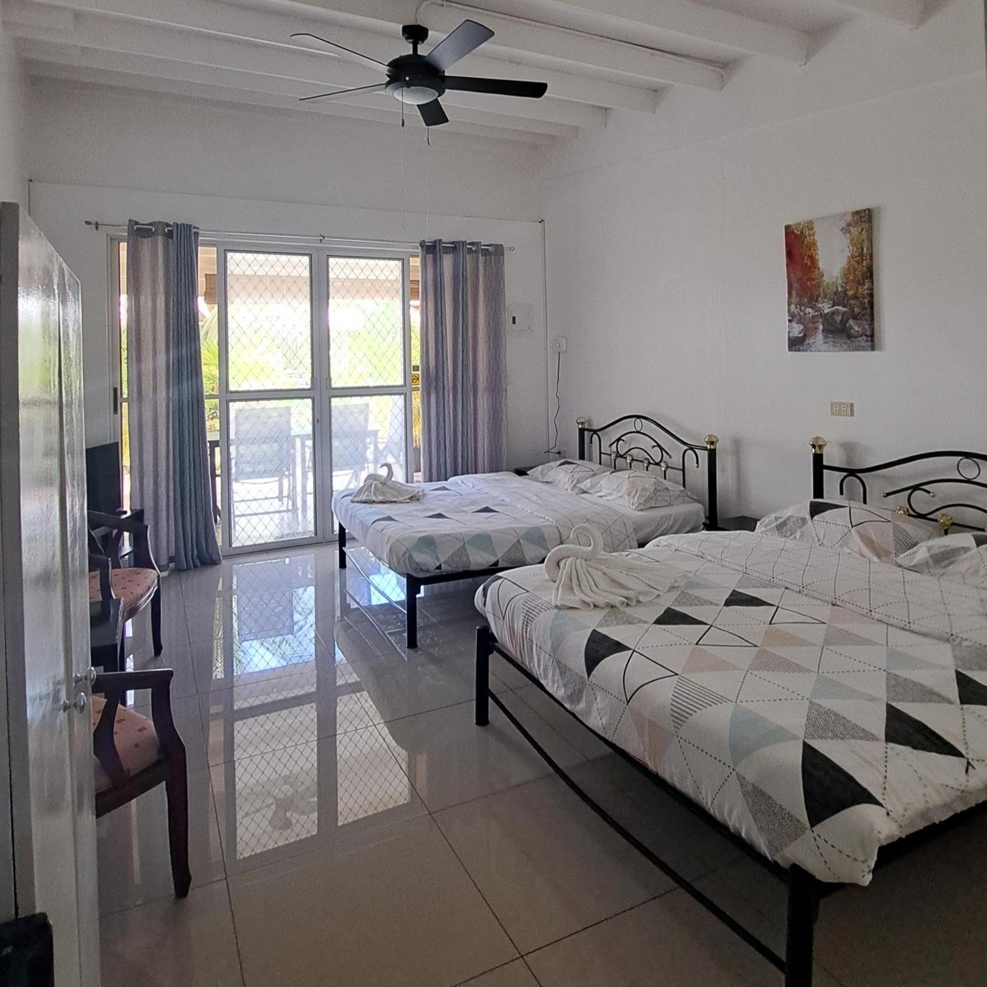 Mirka's Guest house Bantayan