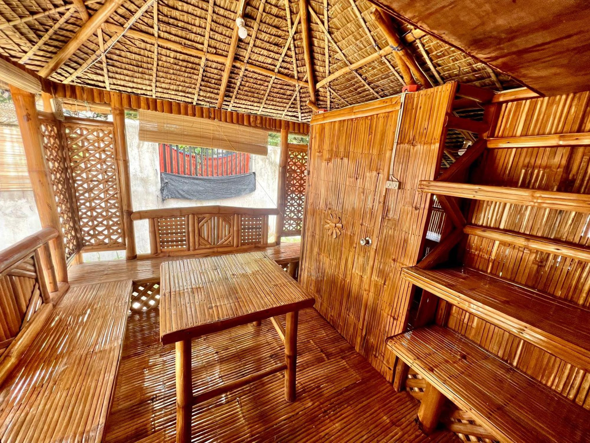 Michelle Hut Guest house Moalboal