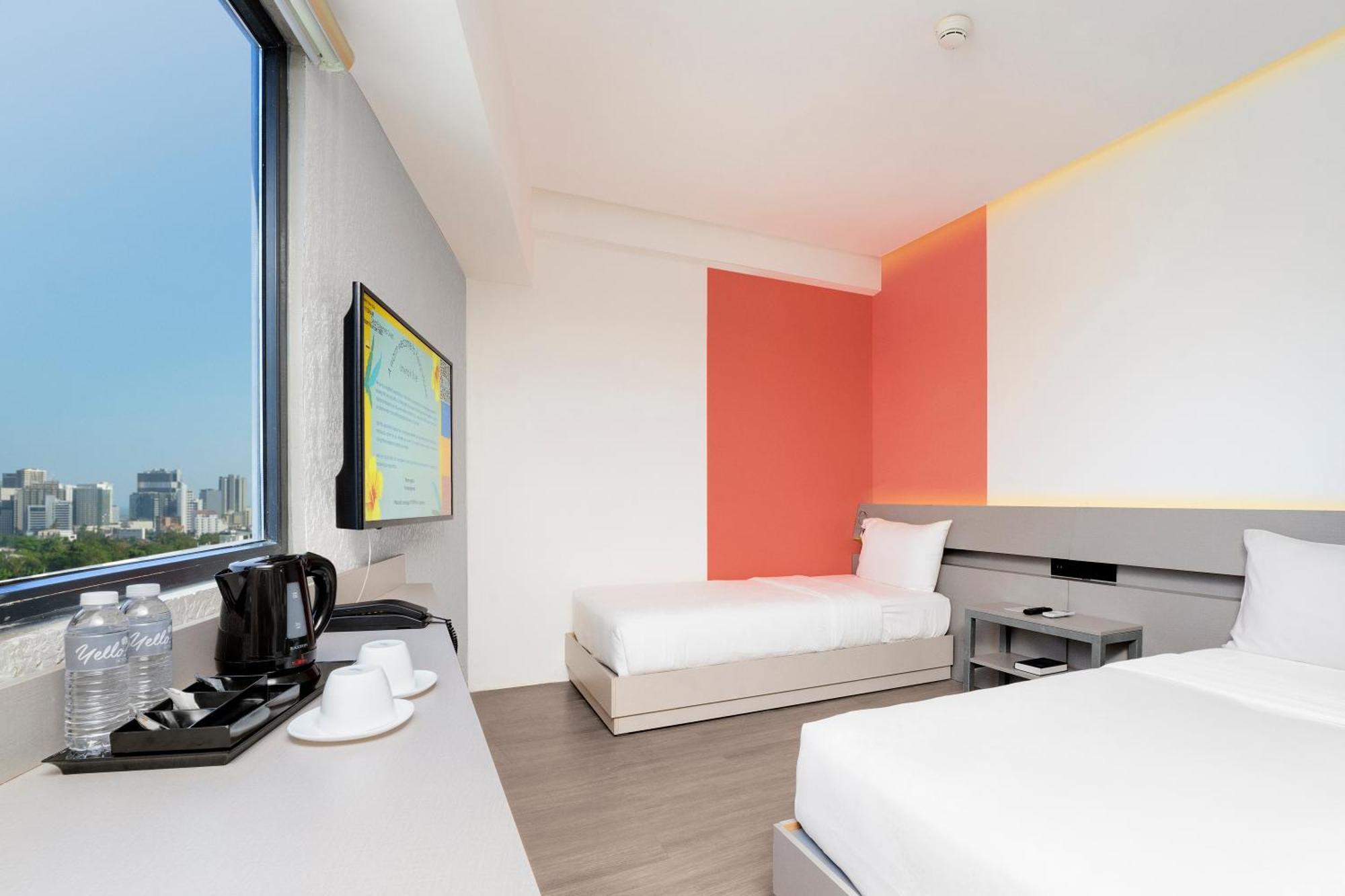 Hotel Yello Powered By Cocotel 4*