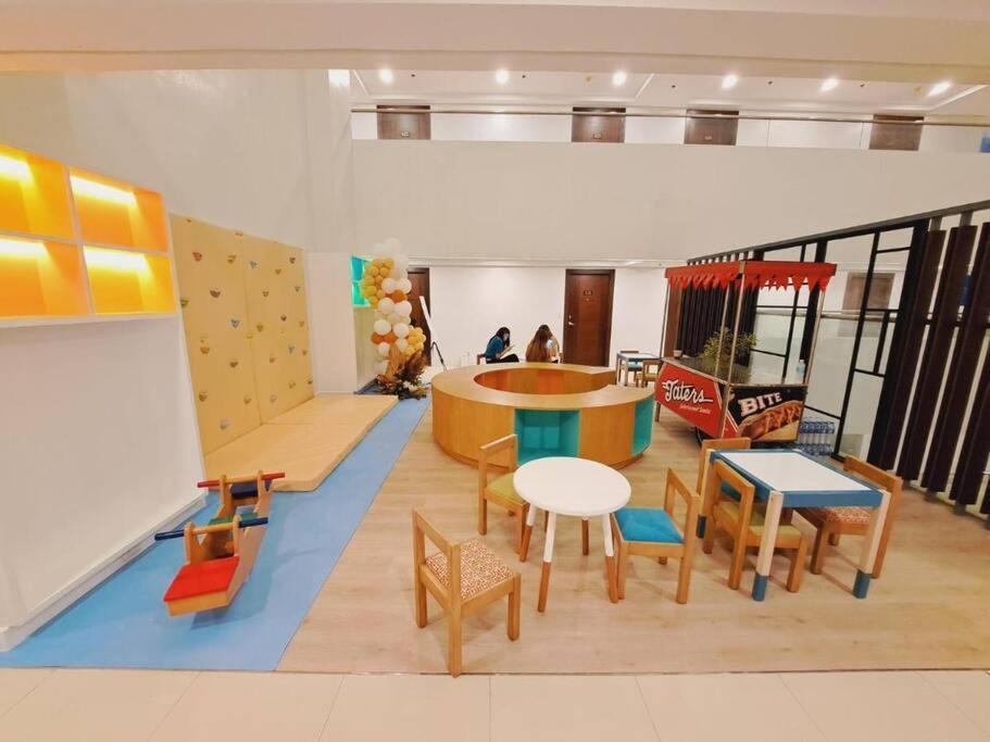 38 Park Ave With Gym, Pool, Fiber Wifi Apartment