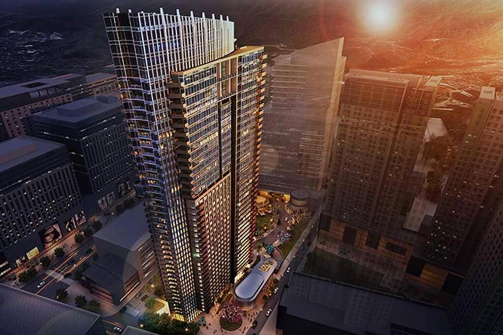 38 Park Ave With Gym, Pool, Fiber Wifi