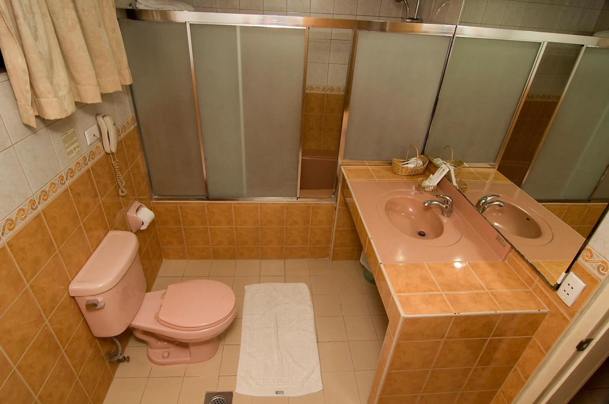 Elegant Circle Cebu