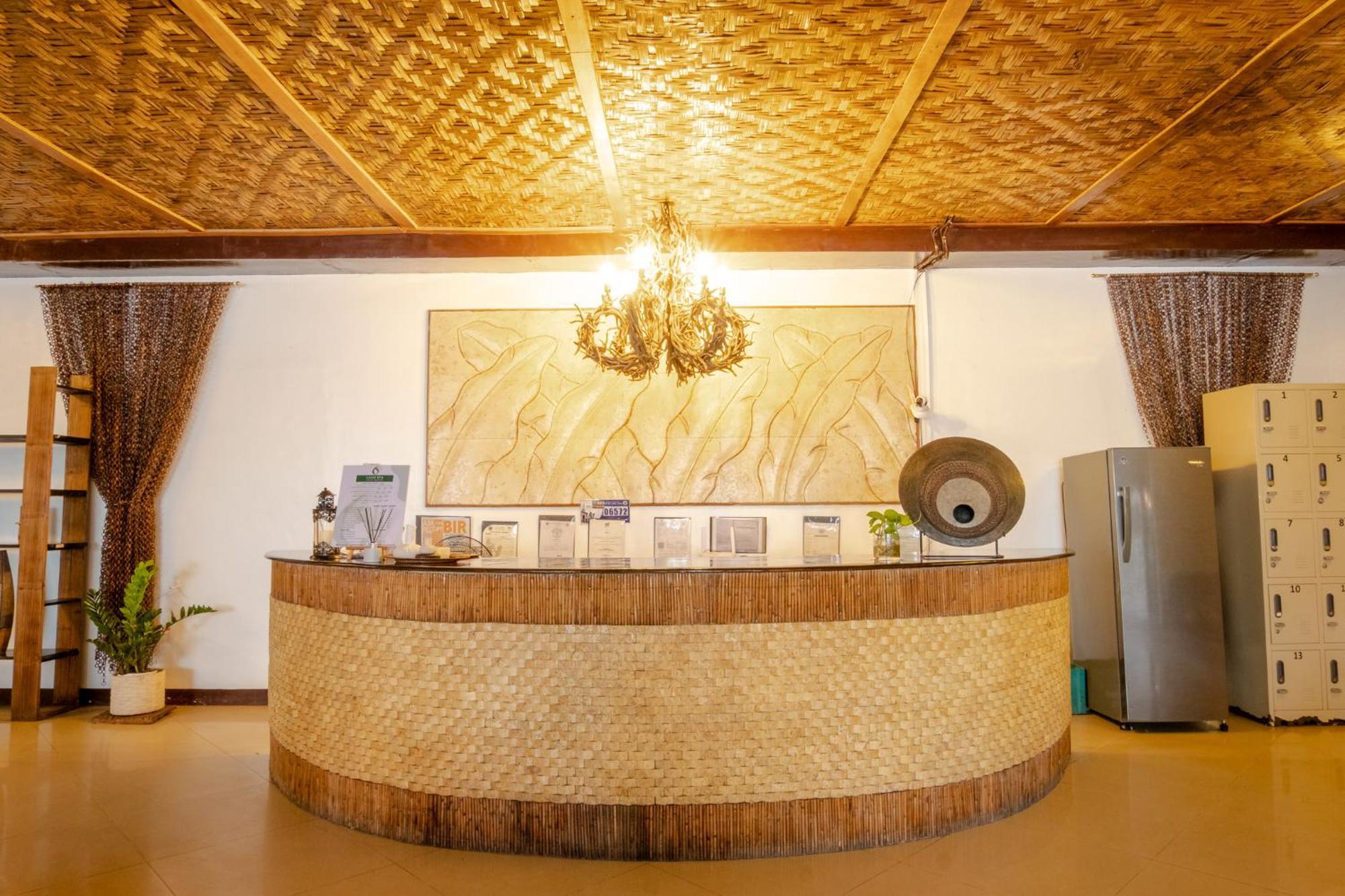 Hostel Public House *