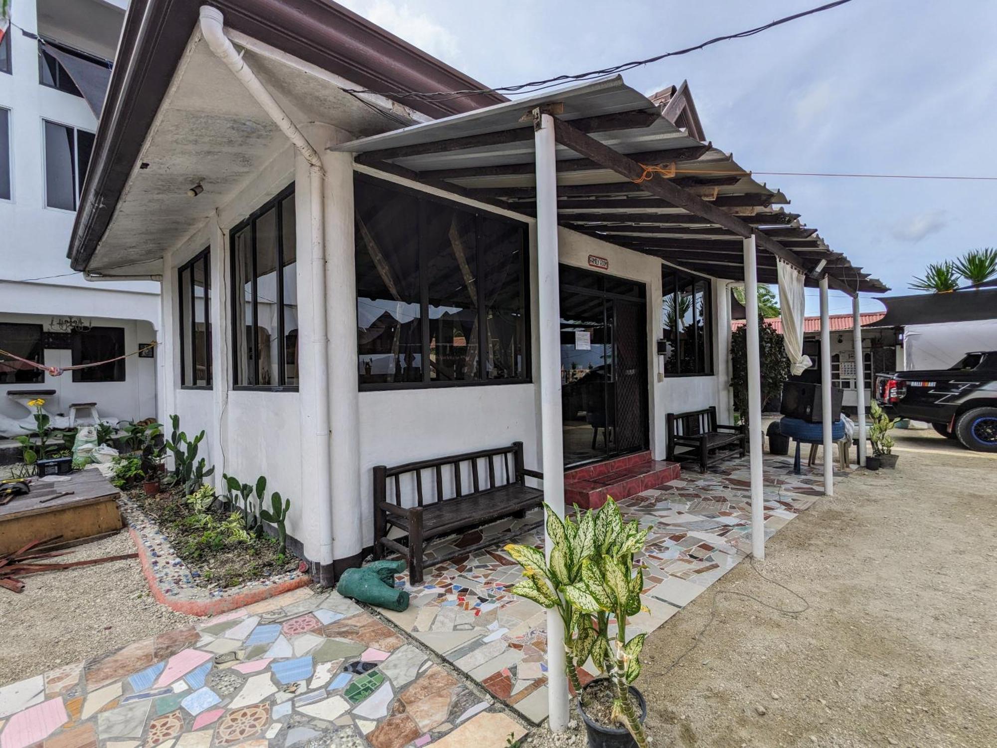 Mdf Beach Resort Homestay Santander