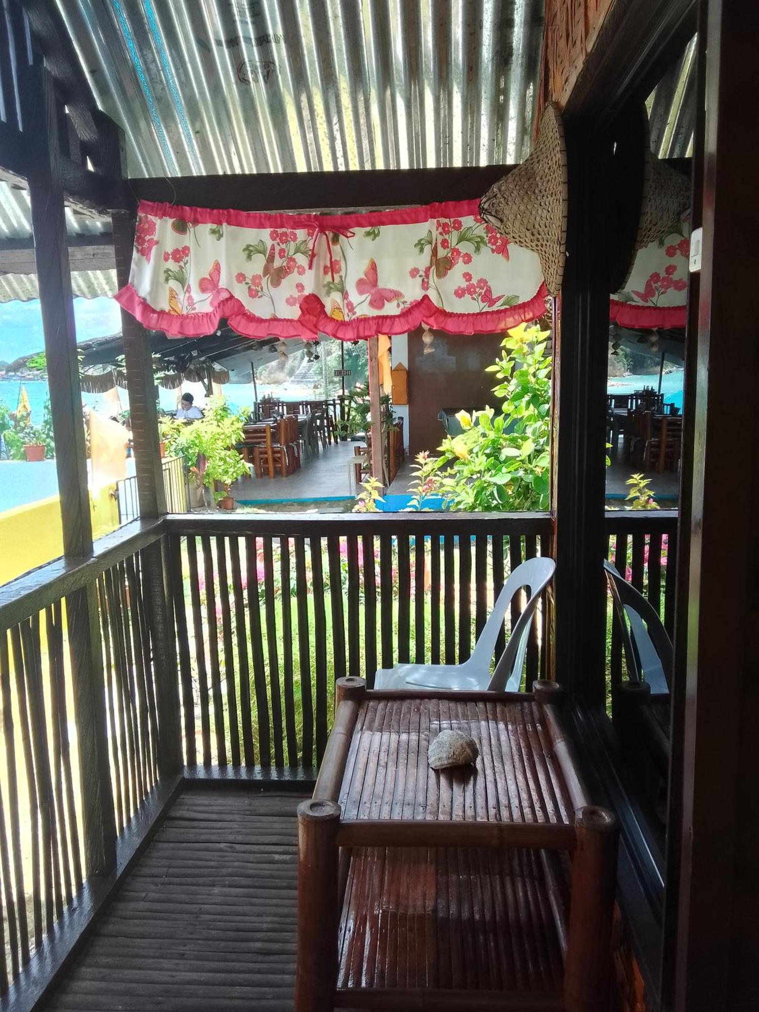 Mlk Bamboo Beachhouse 2*