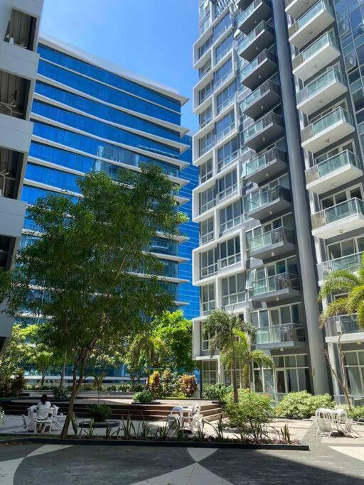 One Pacific Seaview Mactan Newtown Lapu-lapu * Lapu-Lapu City