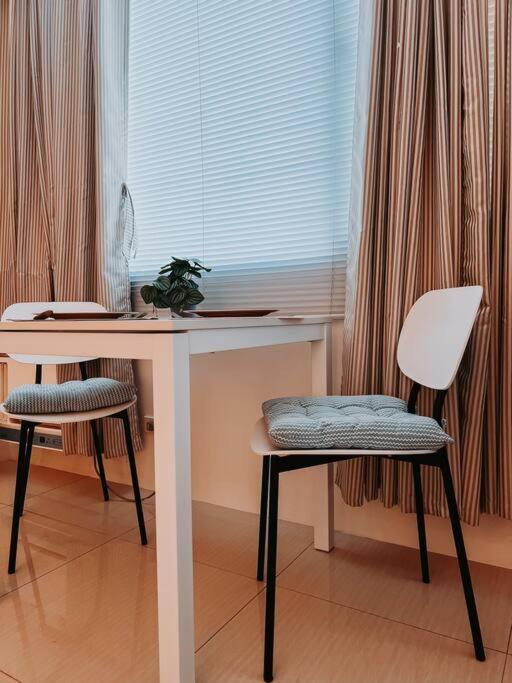 Hooga Calxy Residences Near Ayala Center Unit 10e
