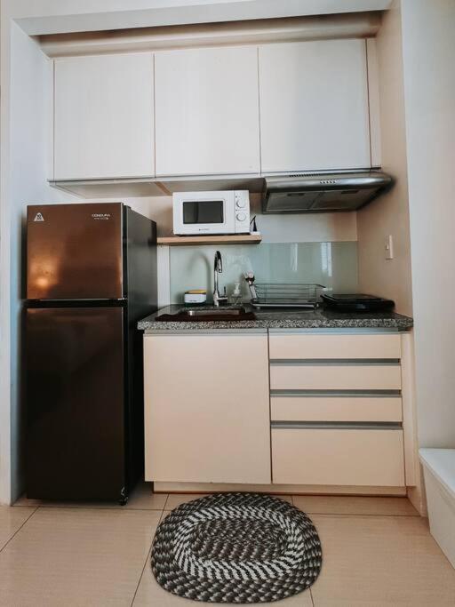Apartment Hooga Calxy Residences Near Ayala Center Unit 10e *
