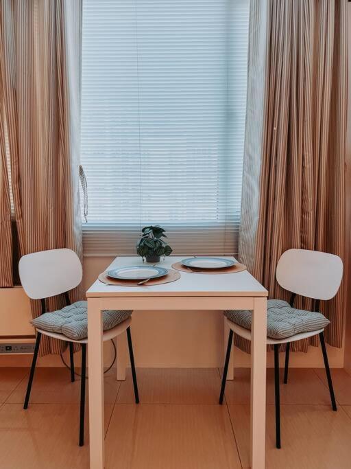 Hooga Calxy Residences Near Ayala Center Unit 10e Apartment