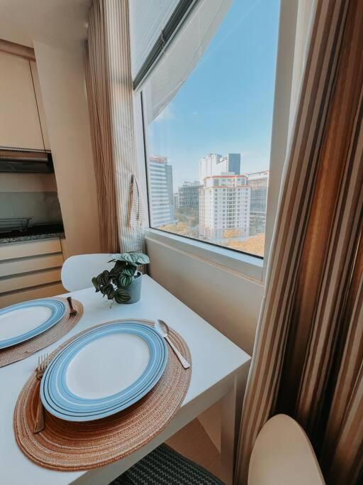 Apartment Hooga Calxy Residences Near Ayala Center Unit 10e