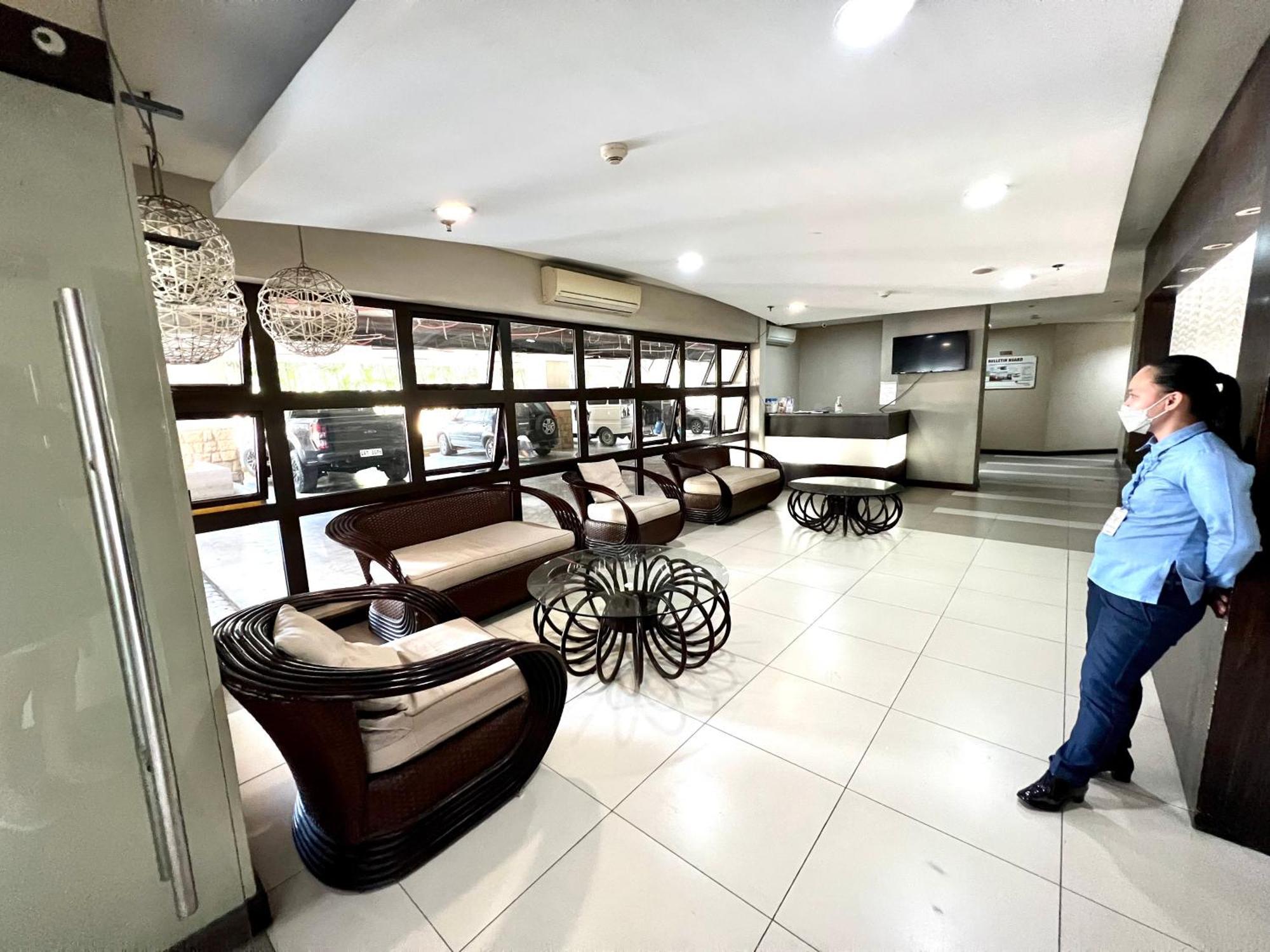 Center + Walk In Closet Apartment *