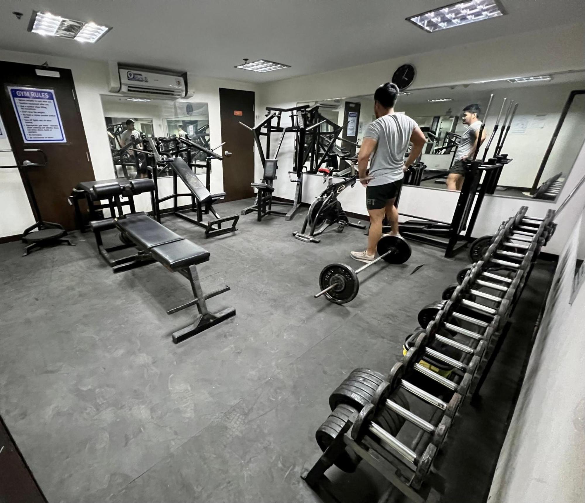 Center + Walk In Closet Cebu