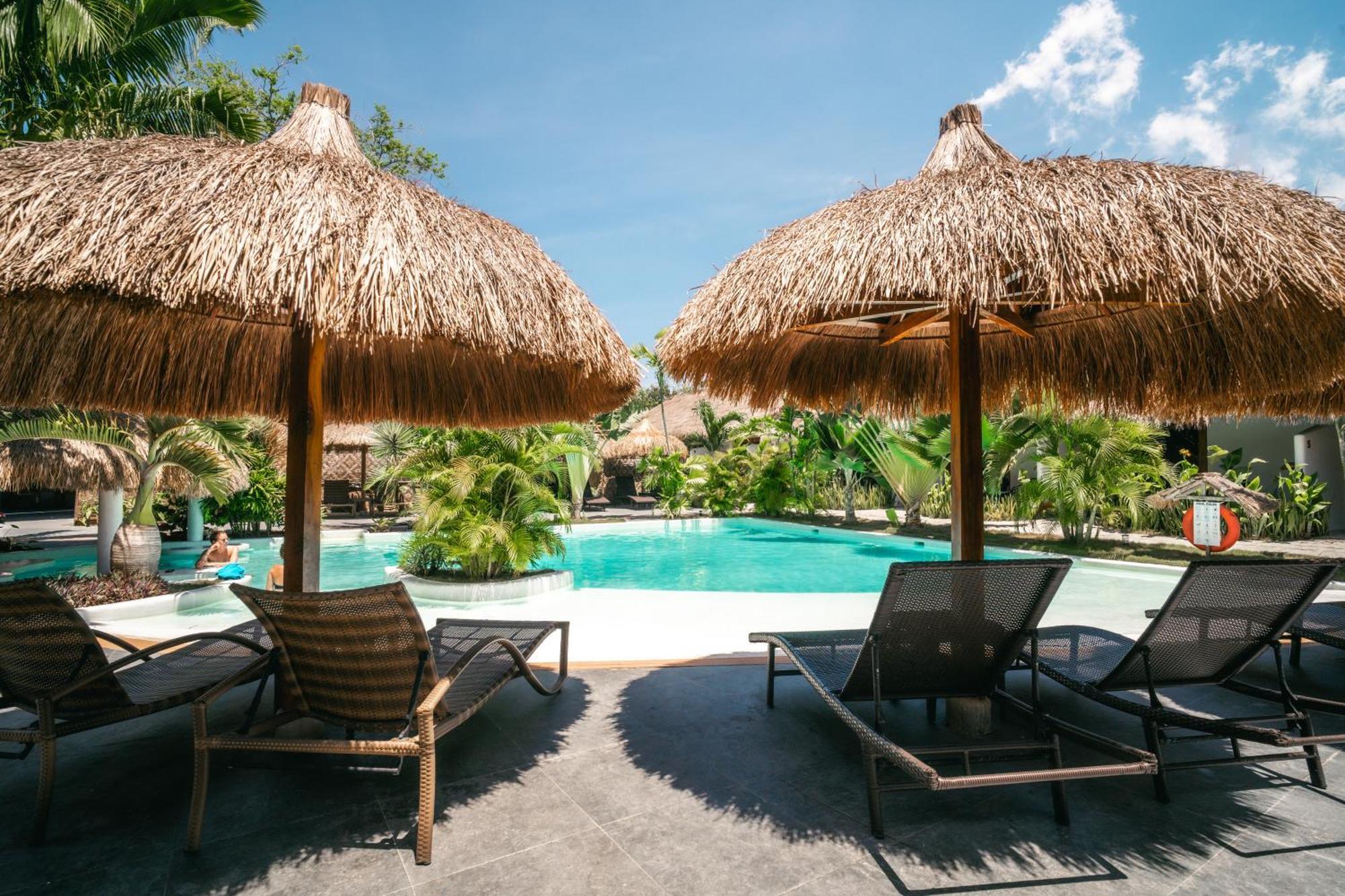 Secret Paradise Hotel *