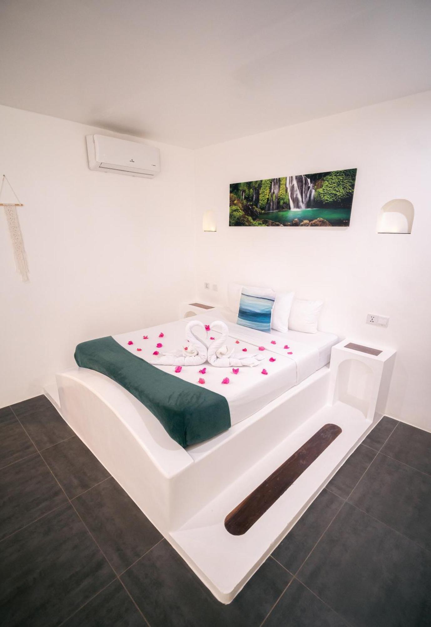 Hotel Secret Paradise