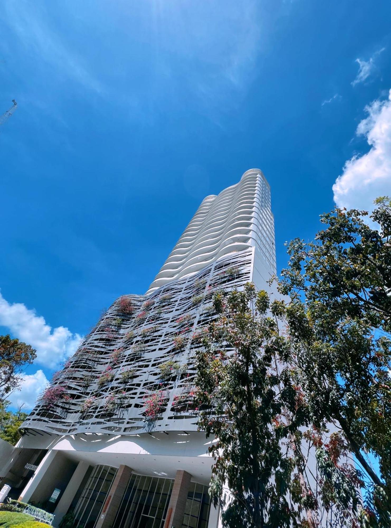 Hooga Calxy Residences Near Ayala Center Unit 10e Cebu