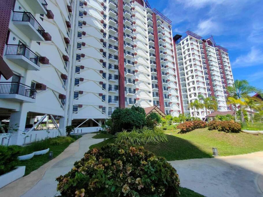 Royal Oceancrest 14th Floor Building A Apartment Lapu-Lapu City