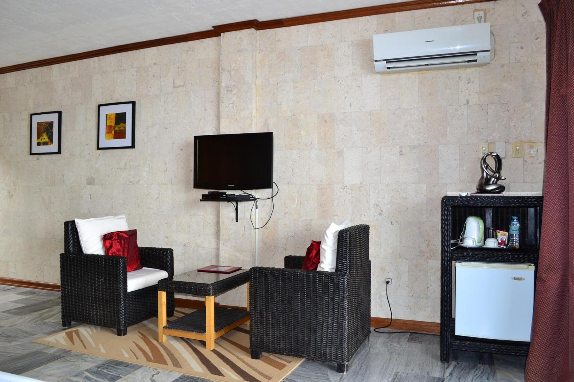 Eden Resort 3*