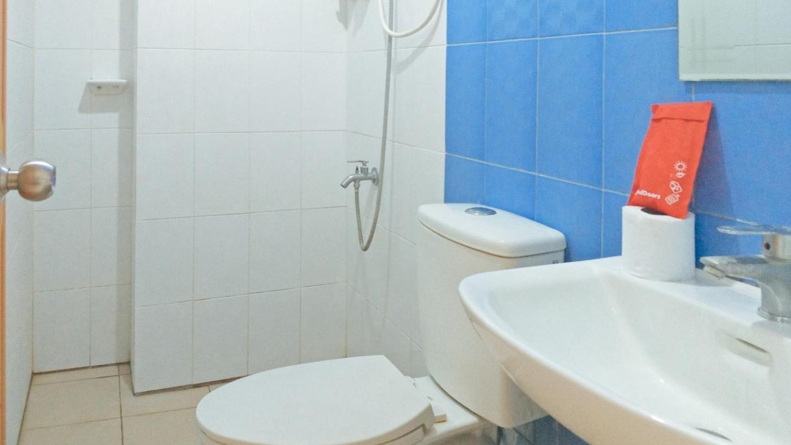 Reddoorz Near Town Center bahay-panuluyan
