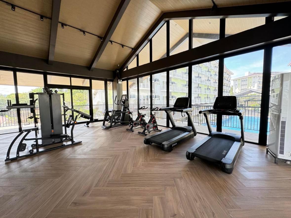 1 Bedroom With Balcony Near Airport