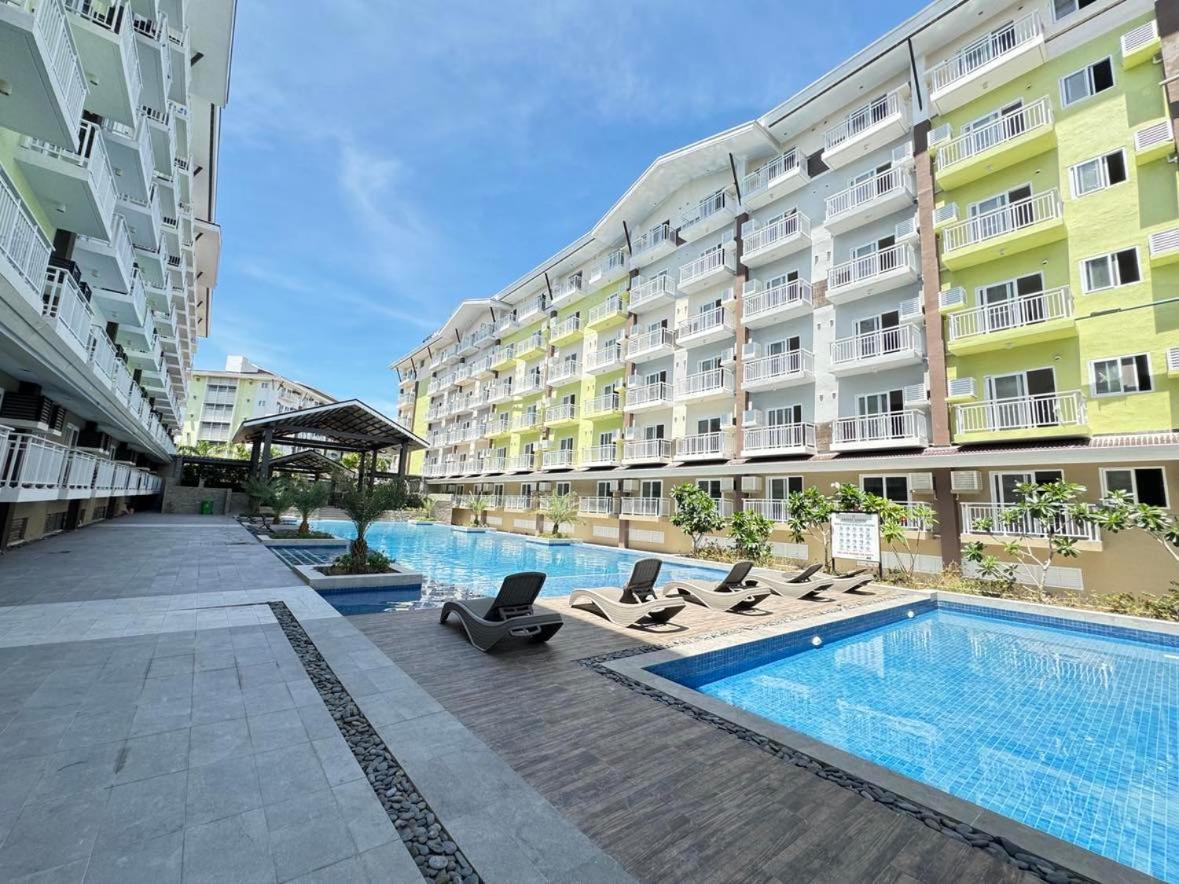 1 Bedroom With Balcony Near Airport Aparthotel *