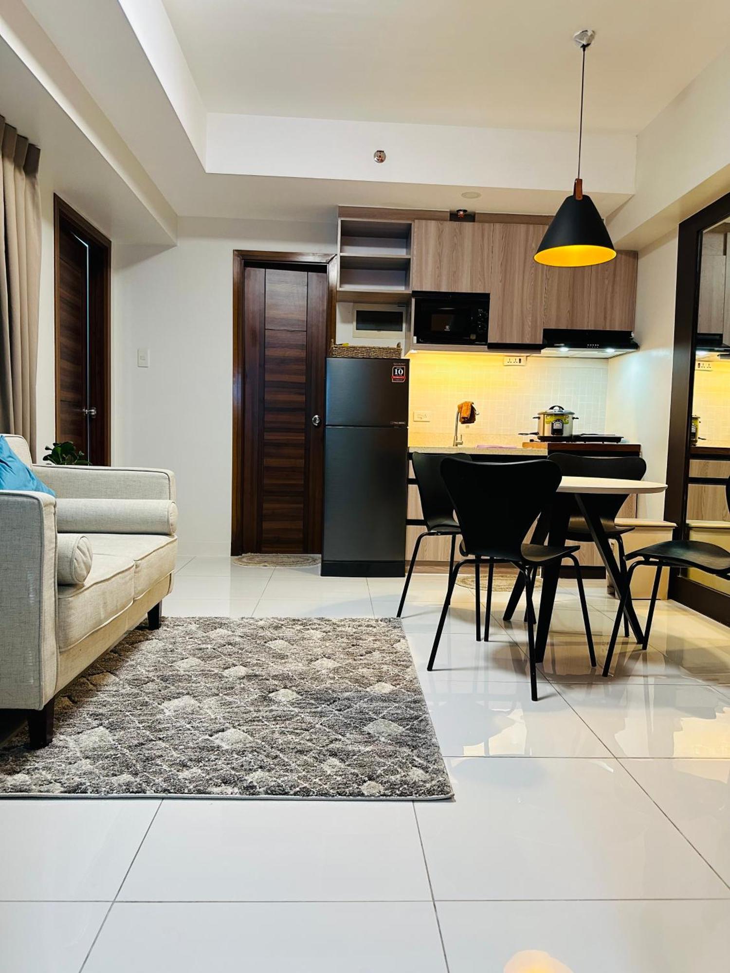 Kr's Cozy 2-bedroom Unit At Horizons 101