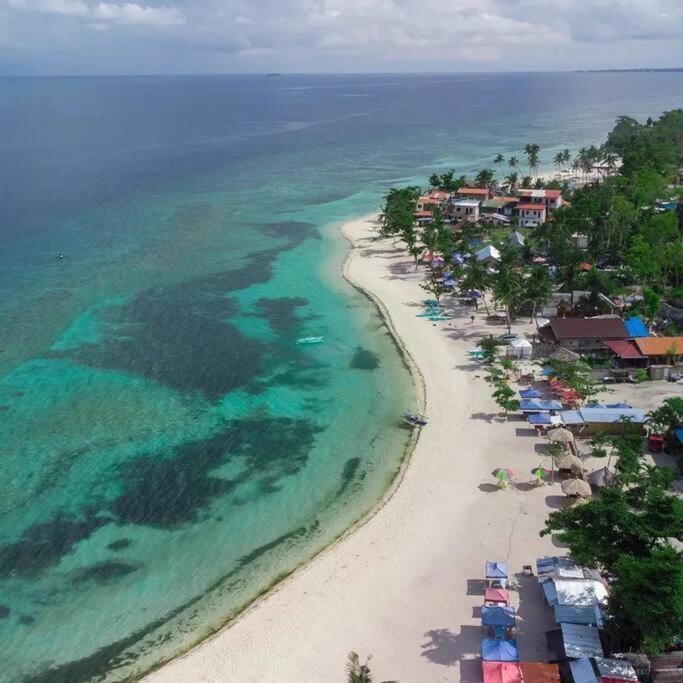 The Verge Cebu Beachfront Exclusive King Bed Pool - 12 Minutes To Kawasan Falls Canyoneering *